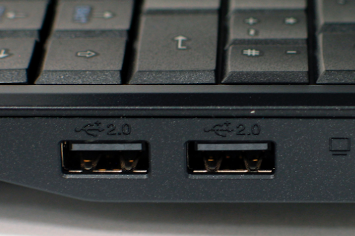 portatil con conectores USB tipo A (USB2.0)